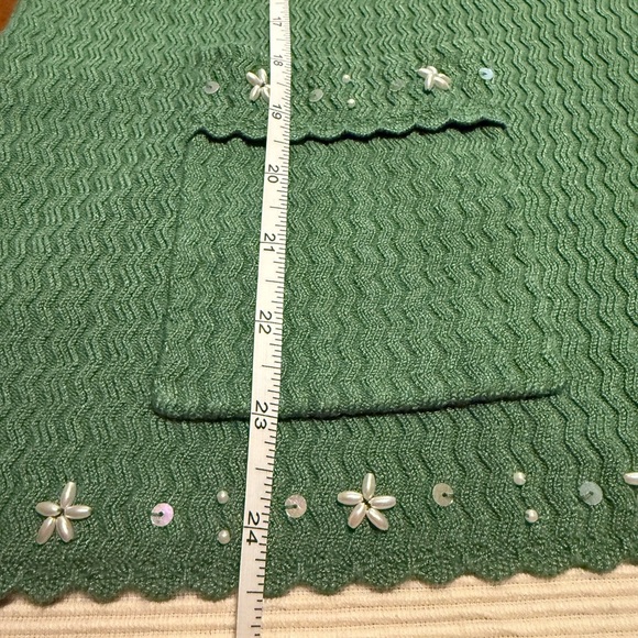 Green Cardigan with Star Embellishments - Picture 7 of 10
